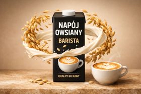 Kartonik napoju owsianego Barista z filiżanką kawy i kłoskami owsa
