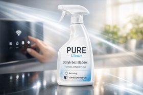 Biały spray do czyszczenia z etykietą PURE Clean na blacie kuchennym