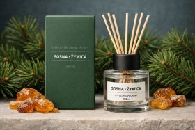 Dyfuzor zapachowy sosna i żywica z zielonym opakowaniem i szyszkami