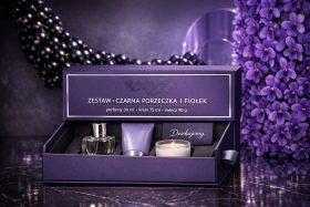 Zestaw prezentowy z perfumami, kremem i świecą o zapachu czarnej porzeczki i fiołka