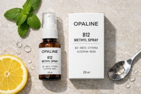 Butelka i opakowanie sprayu B12 z miętą i cytryną na jasnym tle